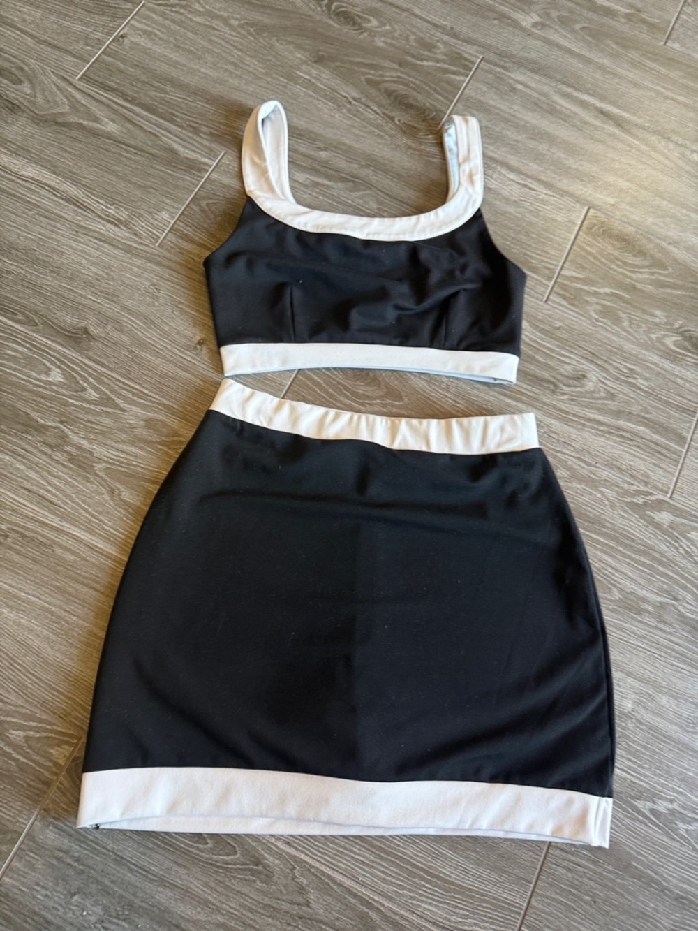 Express Black Two-Piece Crop Top & Skirt Set with White Trim xs
